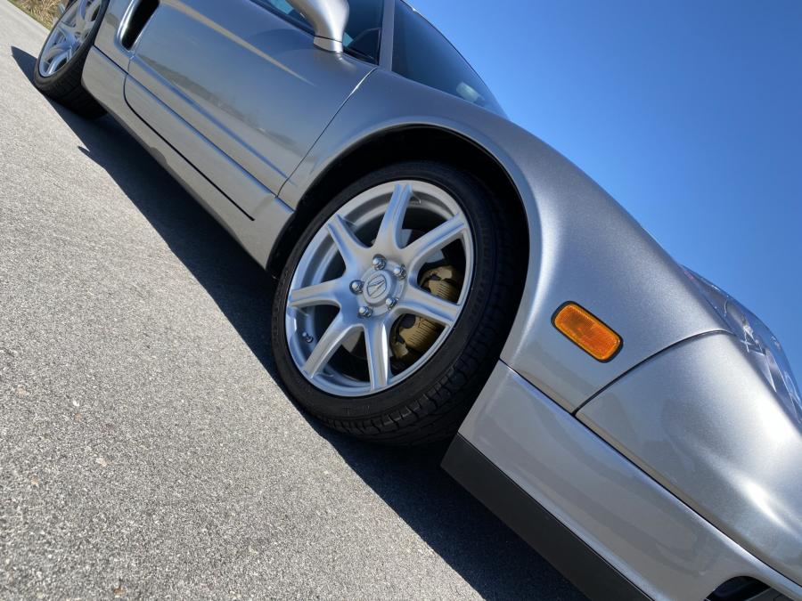 Детали экстерьера Acura NSX-T 2004 года  (фото 43 из 121)